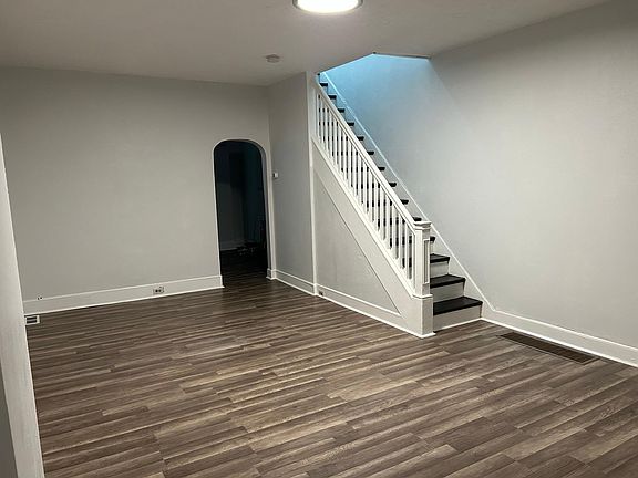 5th image of 510 W Cornwall St