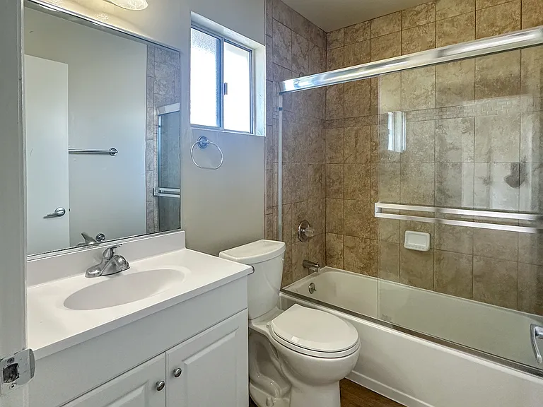 2315 Monroe St — Photo 6