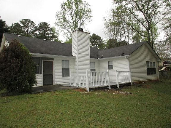 3rd image of 340 Christian Woods Dr