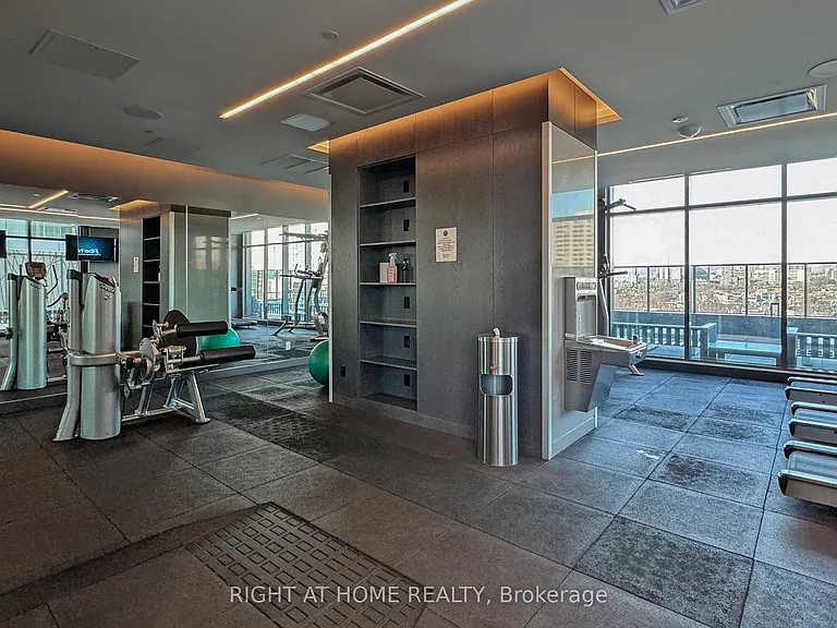 330 Richmond St W #209 — Photo 23