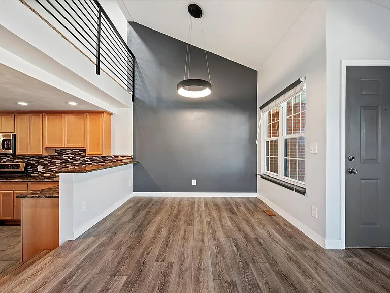 5612 W Center Ave — Photo 9