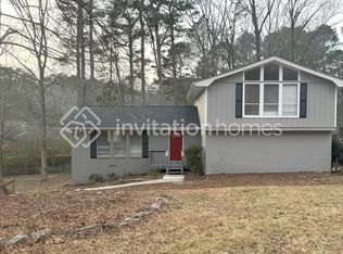 381 Shelton Woods Ct, Stone Mountain, GA 30088