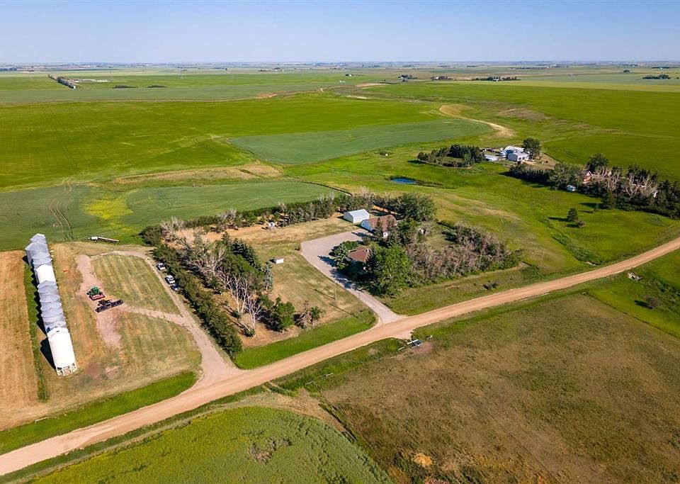 1st image of 274 Range Rd E #281014