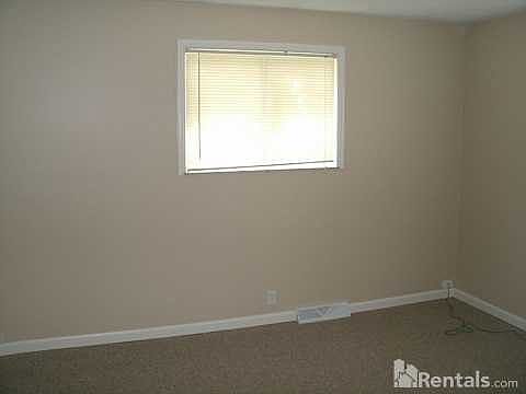 4th image of 2040 Denby Dr