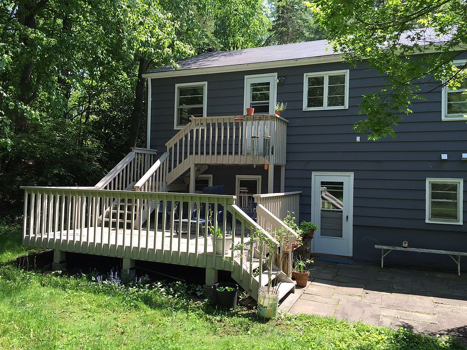2nd image of 74 Westport Rd