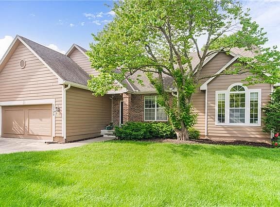 2nd image of 13720 Pembroke Cir