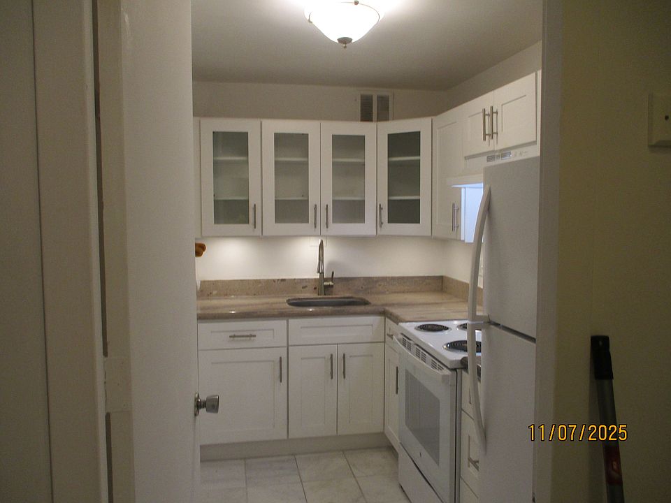 1st image of 2626 N Lakeview Ave APT 1206