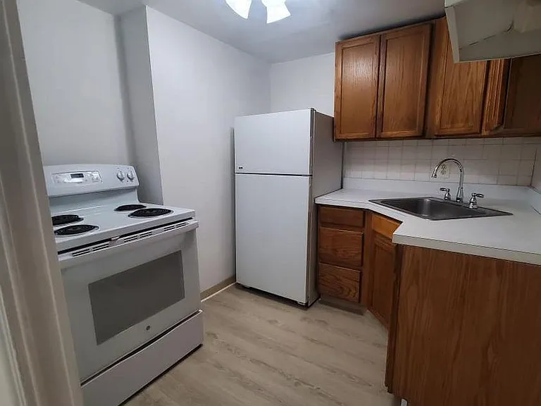 46 S Union Ave #B — Photo 6
