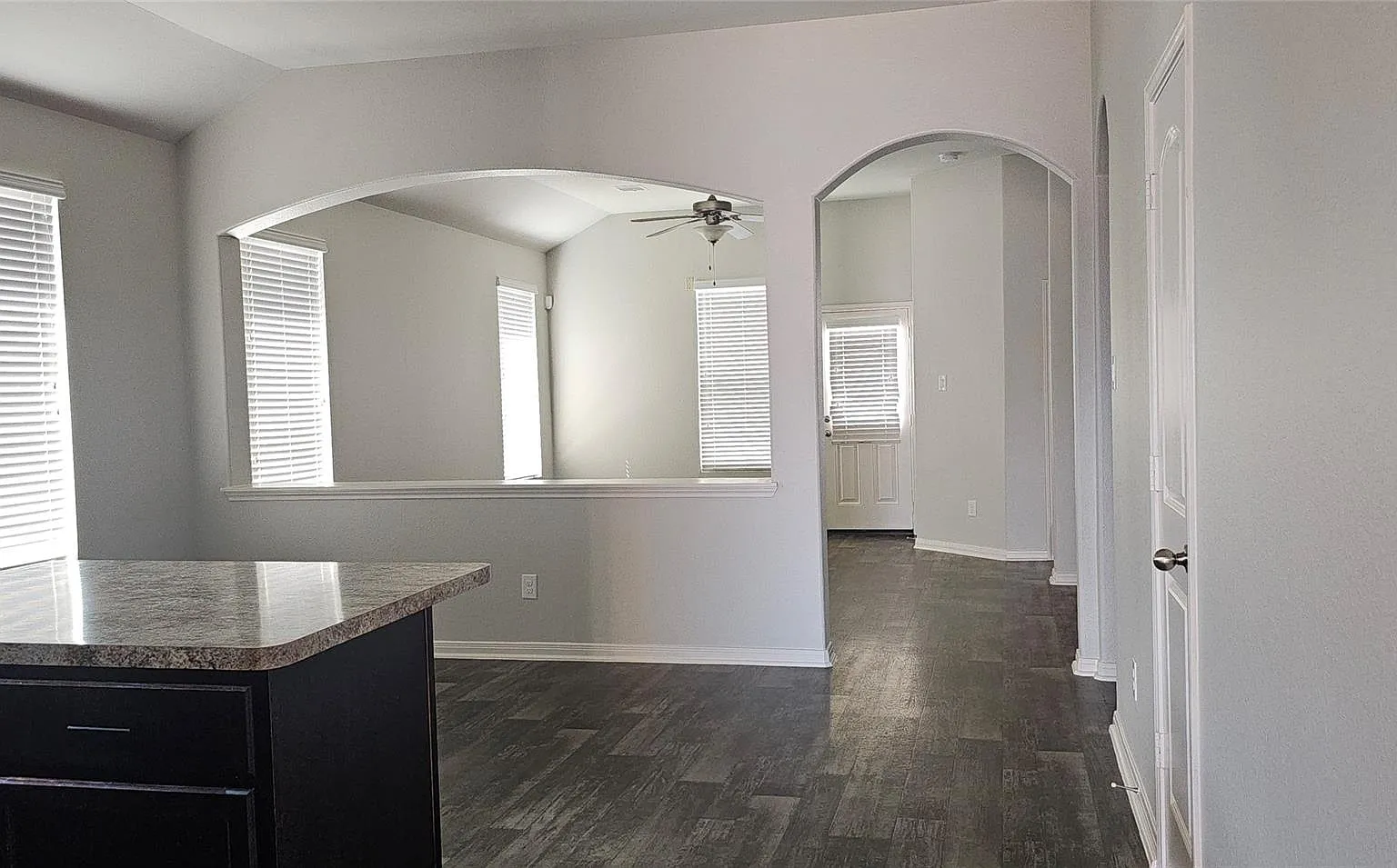 3 bed, 2.0 bath, 1740 sqft, $2,000 — Photo 3