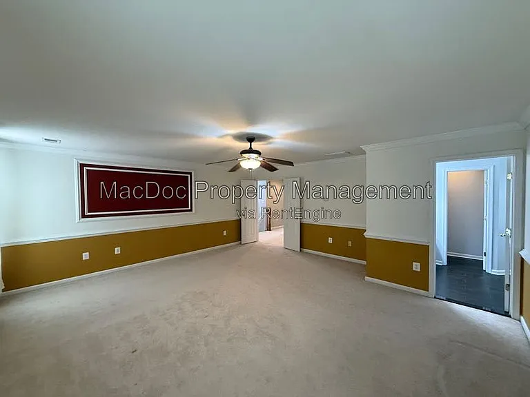 1404 Graham Dr — Photo 49