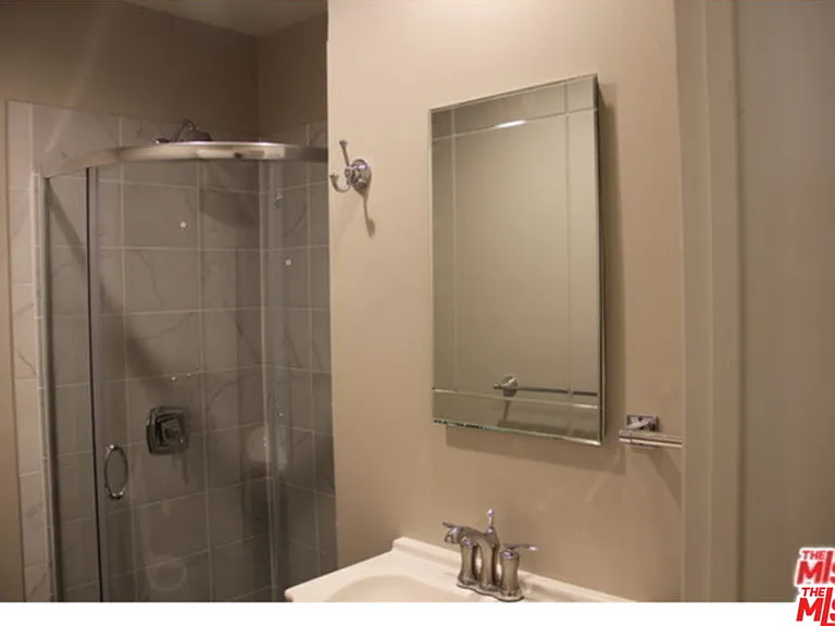 1120 S Plymouth Blvd — Photo 6
