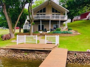 286 Eastside Ln, Montezuma, IA 50171