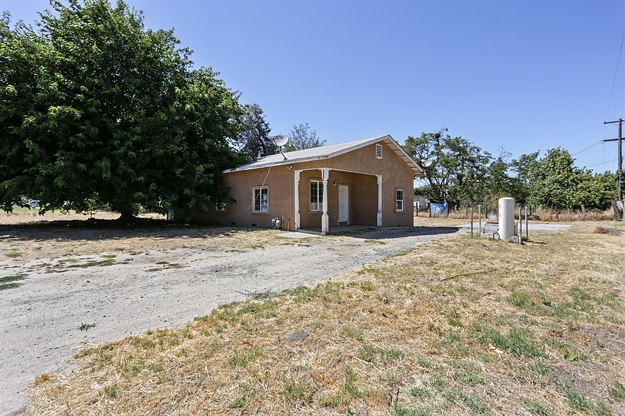 1st image of 2049 W Yosemite Ave