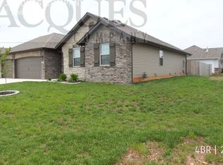5557 W Pine St, Springfield, MO 65802