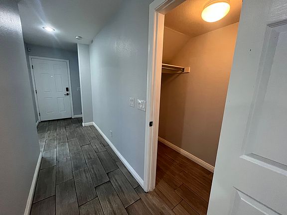 5th image of 9247 Onesto Ave