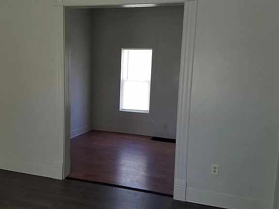 4th image of 511 Howard Ave