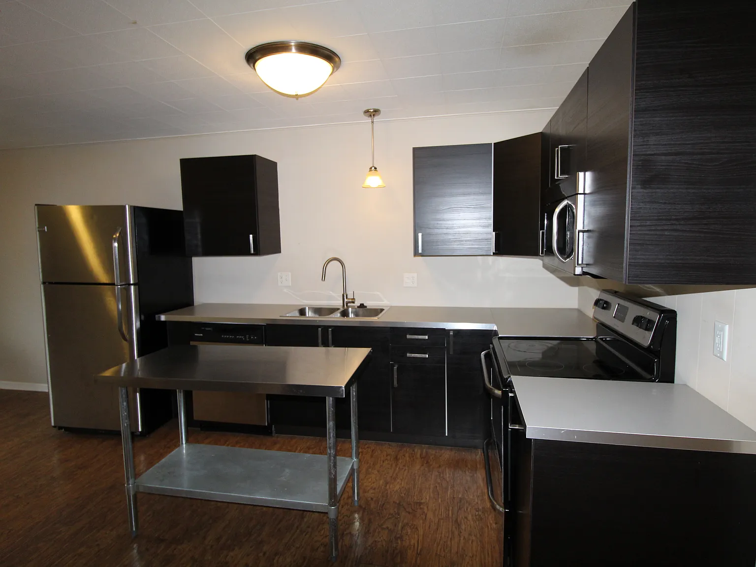 2 bed, 950 sqft, $1,425 — Photo 2