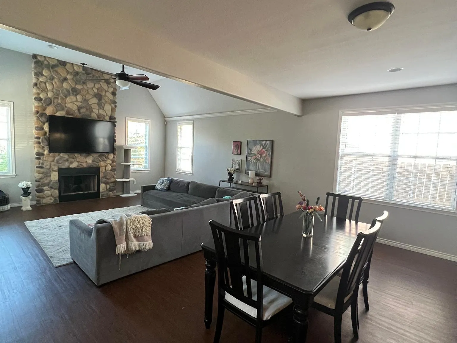 4 bed, 4.5 bath, 2387 sqft, $4,000 — Photo 2