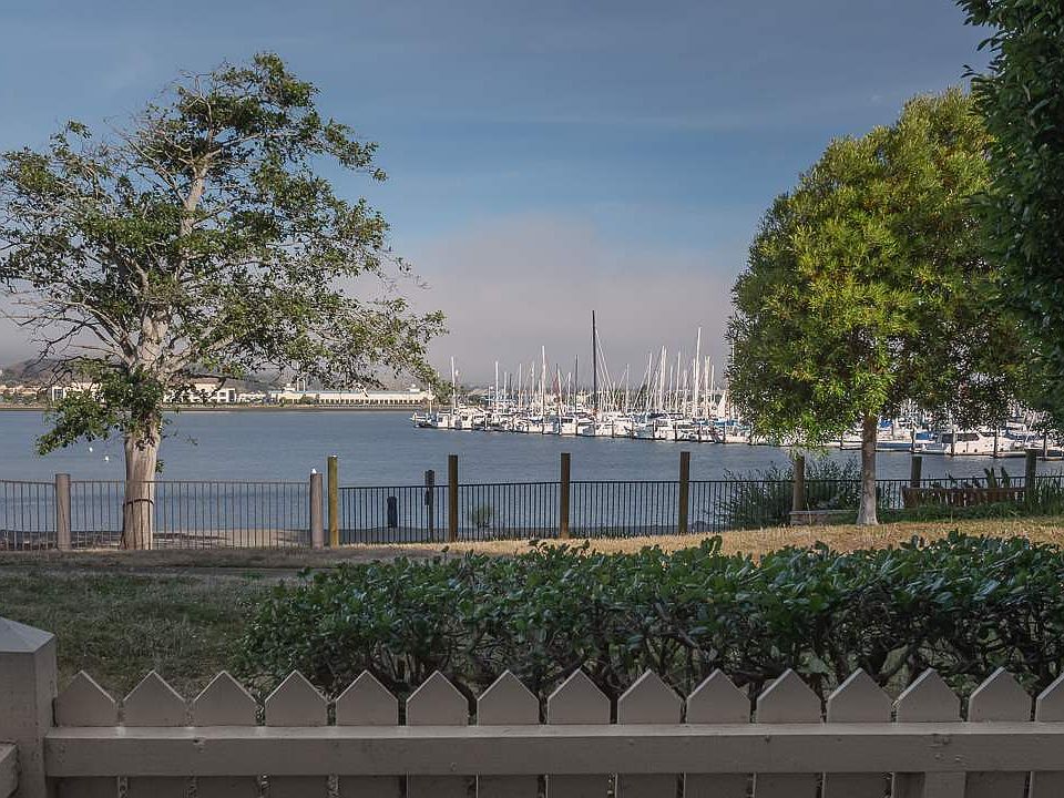 1st image of 167 Lakeshore Ct