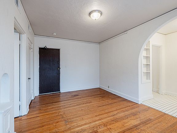 3rd image of 1403 E St APT 302