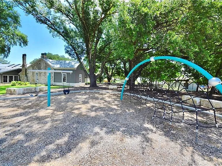 1513 Fort Dessau Rd — Photo 31