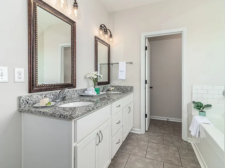 4831 Fairmont Dr — Photo 23