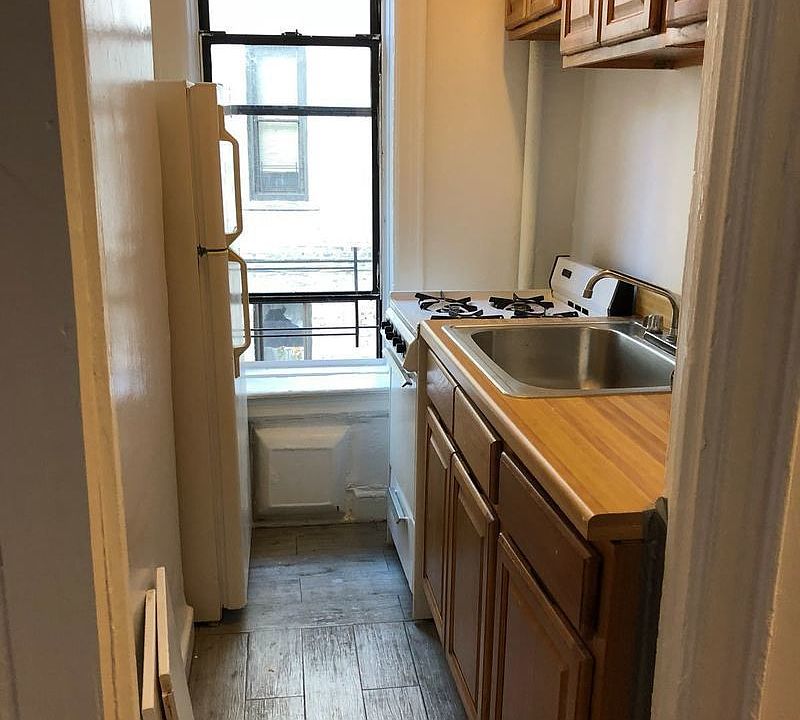2nd image of 1296 Pacific St APT 201