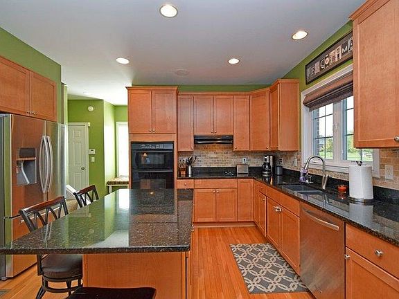 5th image of 4027 Hickory Woods Dr