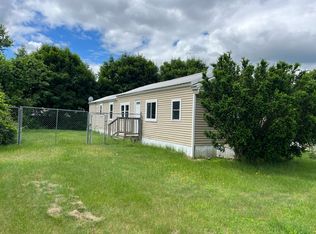 8 Brown Rd, Raymond, NH 03077