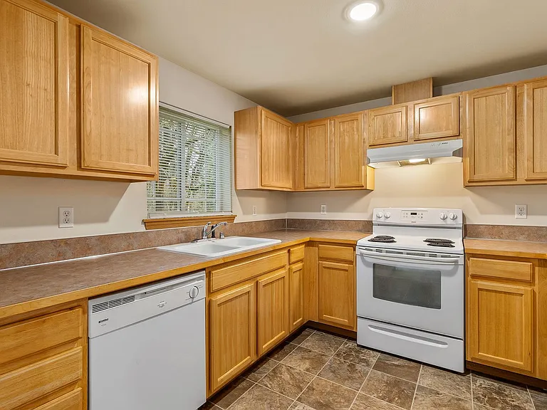 The Perfect Blend of Recreation and Relaxation at Fairway Oaks — Photo 62