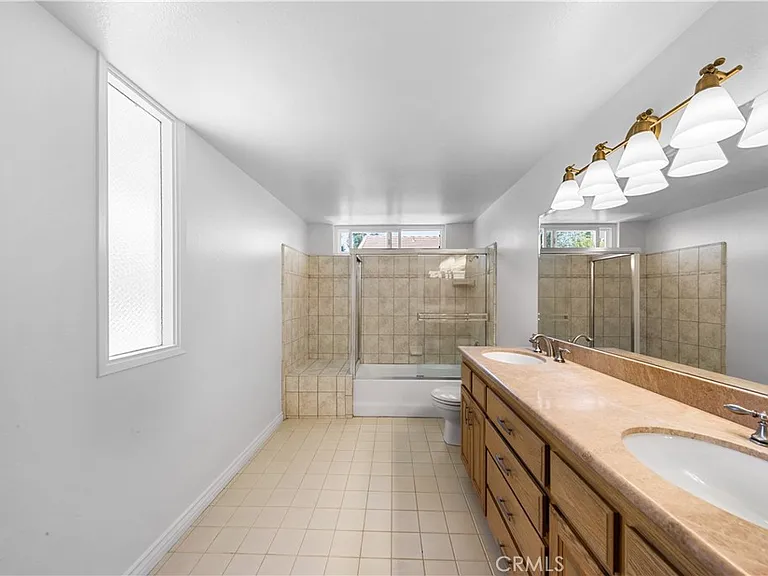 1518 Brentford Ave — Photo 14