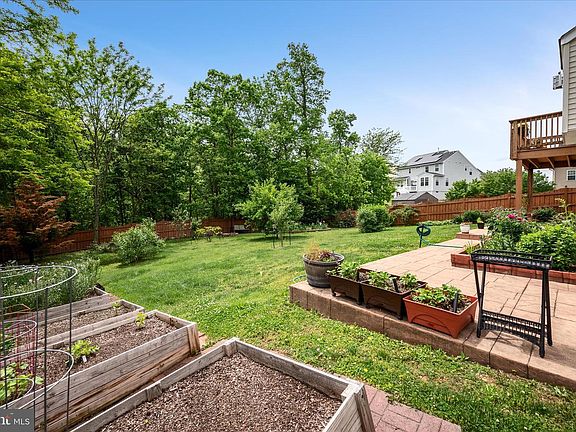 3rd image of 304 Morlyn Dr