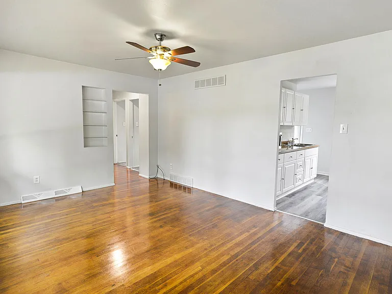 532 Holiday Ave — Photo 3