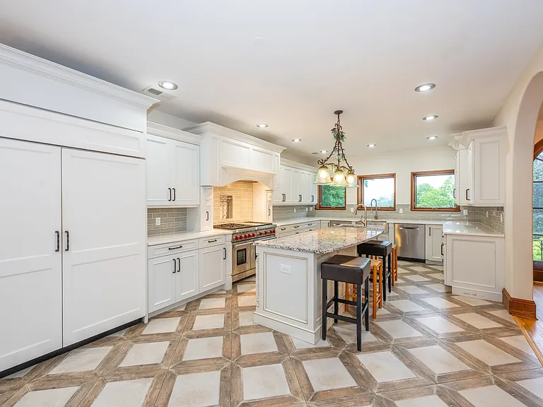 50 Rock Spring Rd — Photo 12