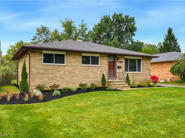 2307 Vinewood Dr, Parma, OH 44134