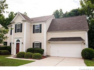 5913 Laurenfield Dr, Charlotte, NC 28269