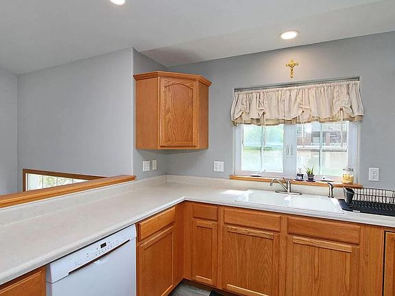 3rd image of 437 Washington Ave