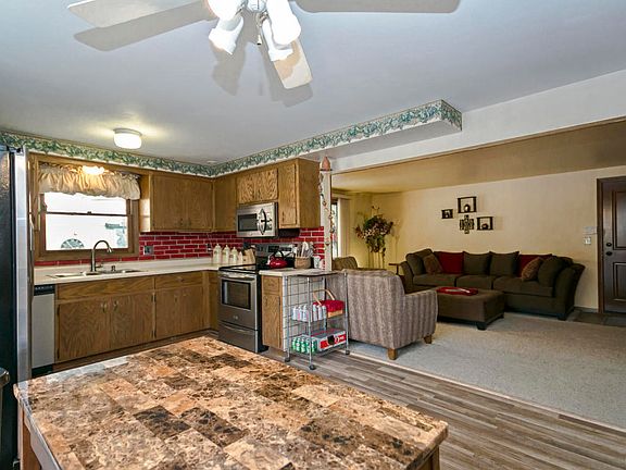 2nd image of 2905 Sussex Ln
