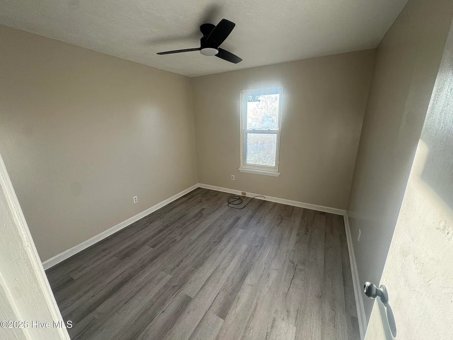 3 bed, 2.0 bath, 1431 sqft, $1,775 — Photo 2