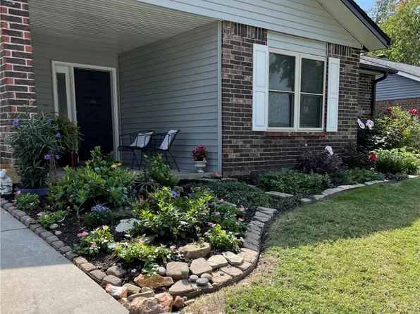 2714 W Fir St, Rogers, AR 72758