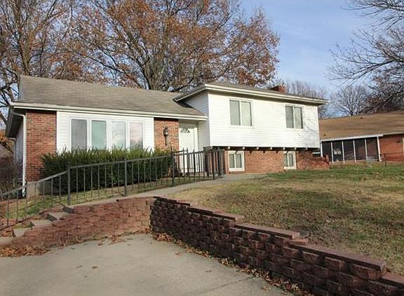 4th image of 8828 E 62nd St