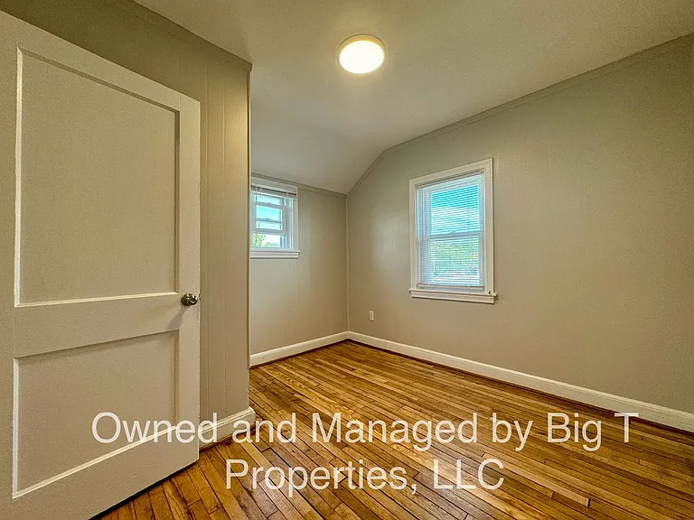 98 Garfield Ave — Photo 8