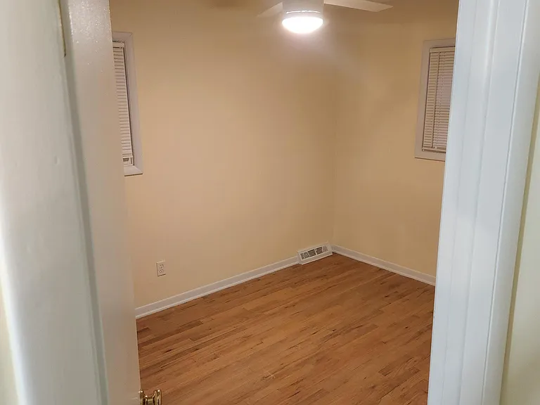 6718 Som Center Rd — Photo 14