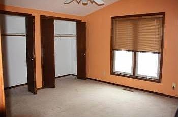 3rd image of 260 N Rainbow Dr