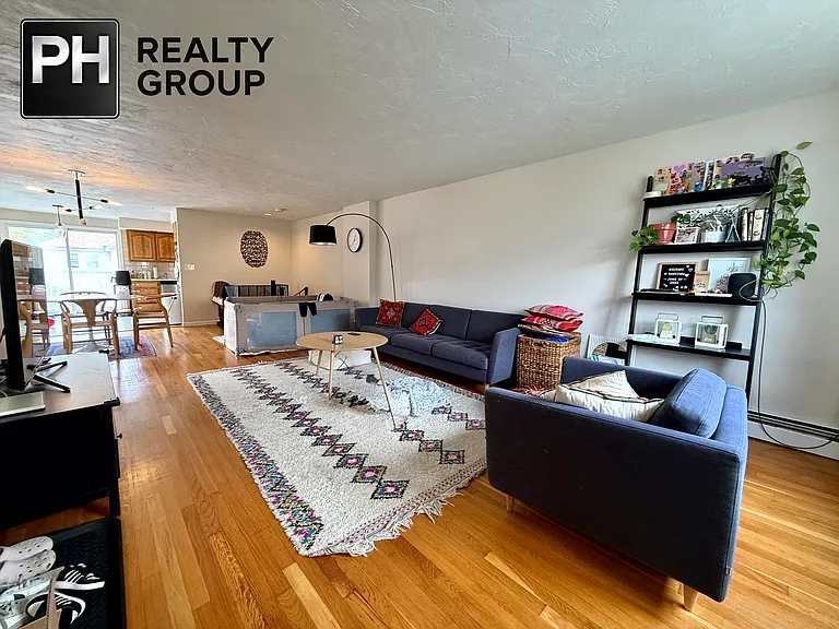 43 Edenfield Ave — Photo 4