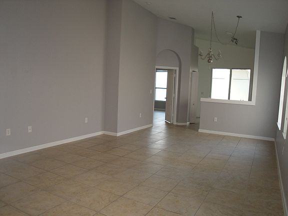 4th image of 3961 NE 11th Dr