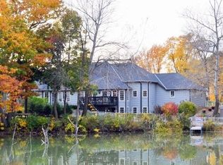 1242 W Wisconsin Ave, Oconomowoc, WI 53066