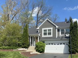 3102 Harvest Ct, Island Lake, IL 60042