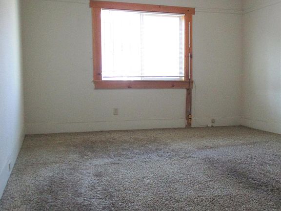 2nd image of 751 E 11th St APT 4