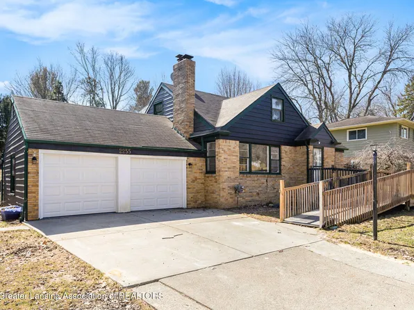 2255 Pembroke Rd, Lansing, MI 48906